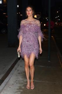 Hilary Rhoda feet photo thumbnail