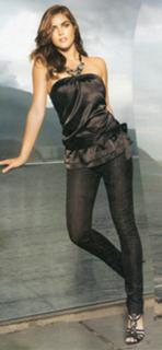 Hilary Rhoda feet photo thumbnail