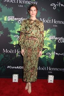 Hilary Rhoda feet photo thumbnail