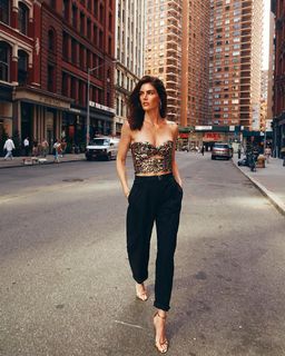 Hilary Rhoda feet photo thumbnail
