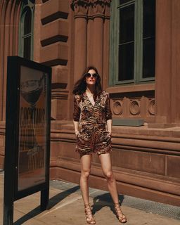 Hilary Rhoda feet photo thumbnail
