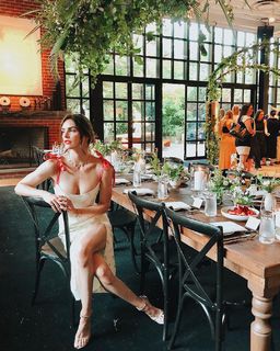 Hilary Rhoda feet photo thumbnail