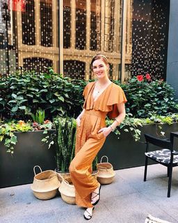 Hilary Rhoda feet photo thumbnail