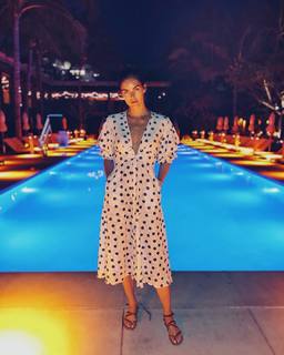 Hilary Rhoda feet photo thumbnail