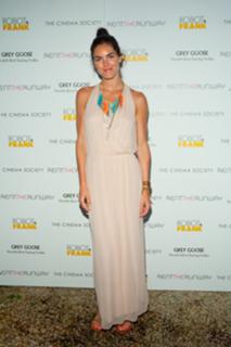 Hilary Rhoda feet photo thumbnail