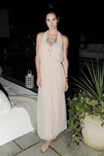 Hilary Rhoda feet photo thumbnail