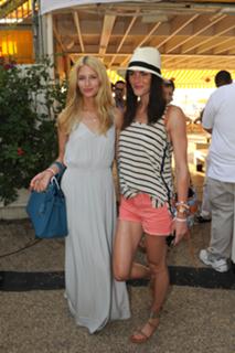 Hilary Rhoda feet photo thumbnail