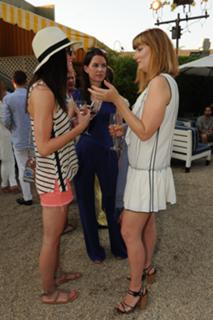 Hilary Rhoda feet photo thumbnail