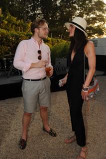 Hilary Rhoda feet photo thumbnail