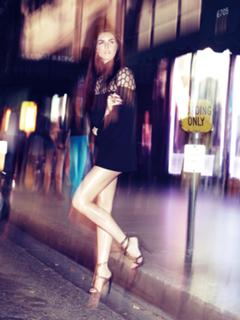 Hilary Rhoda feet photo thumbnail