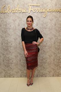 Hilary Rhoda feet photo thumbnail