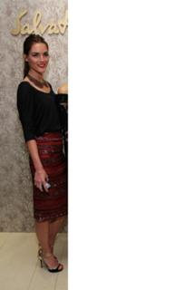 Hilary Rhoda feet photo thumbnail