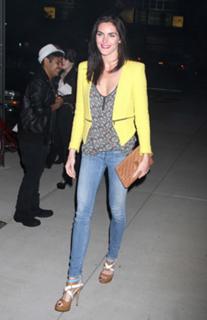 Hilary Rhoda feet photo thumbnail