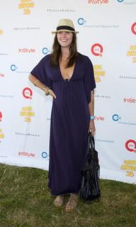 Hilary Rhoda feet photo thumbnail