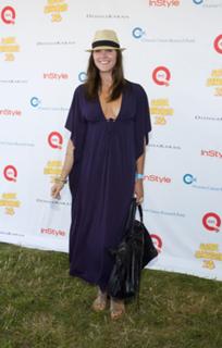 Hilary Rhoda feet photo thumbnail