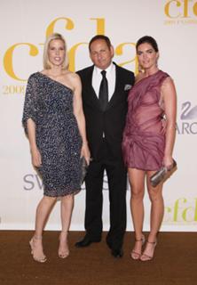 Hilary Rhoda feet photo thumbnail
