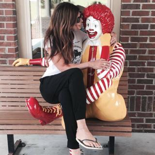 Hilary Shepard feet photo 1