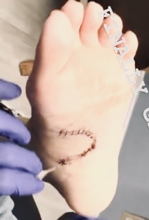Hilary Shepard feet photo 17