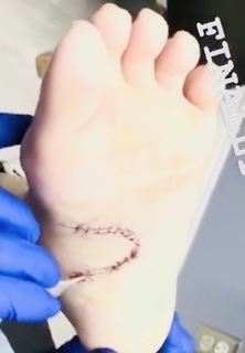 Hilary Shepard feet photo 15