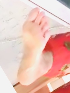 Hilary Shepard feet photo 9