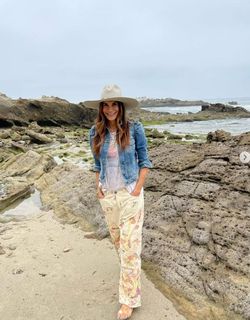 Hilary Shepard feet photo 8