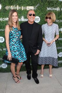 Hilary Swank feet photo thumbnail