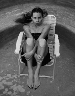Hilary Swank feet photo thumbnail