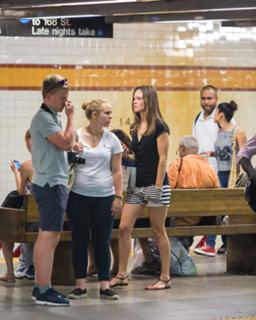 Hilary Swank feet photo thumbnail