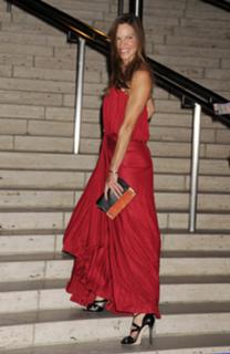 Hilary Swank feet photo thumbnail