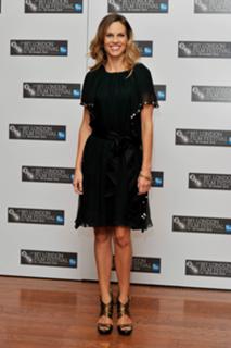 Hilary Swank feet photo thumbnail
