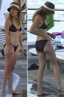 Hilary Swank feet photo thumbnail