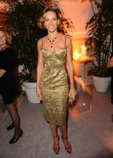 Hilary Swank feet photo thumbnail