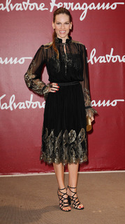 Hilary Swank feet photo thumbnail
