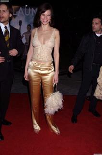 Hilary Swank feet photo thumbnail