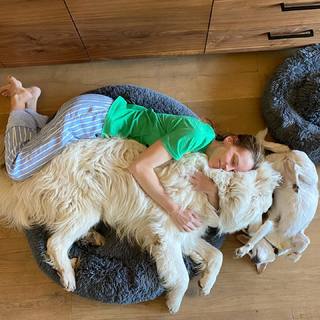 Hilary Swank feet photo thumbnail