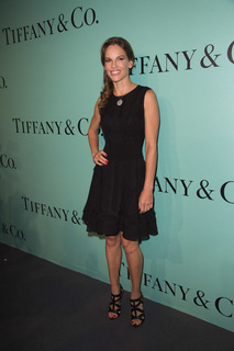 Hilary Swank feet photo thumbnail