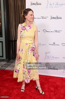 Hilary Swank feet photo 8