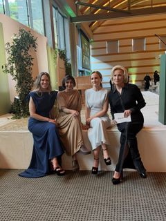 Hilary Swank feet photo 2