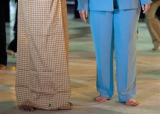 Hillary Clinton feet photo thumbnail