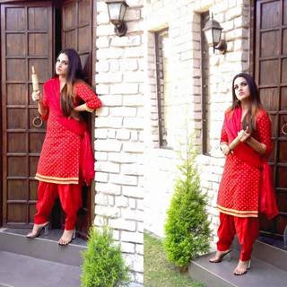 Himanshi Khurana feet photo thumbnail