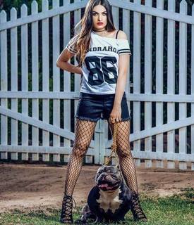 Himanshi Khurana feet photo thumbnail