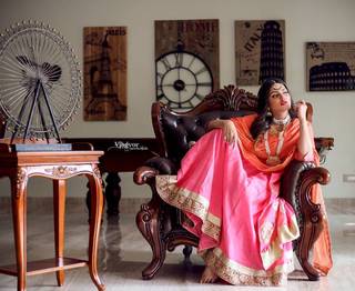 Himanshi Khurana feet photo thumbnail