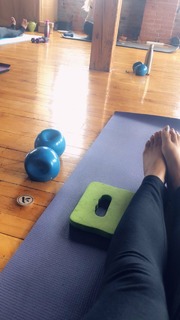 Himanshi Khurana feet photo thumbnail