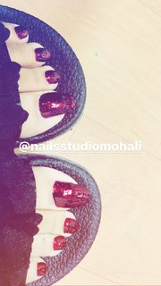 Himanshi Khurana feet photo thumbnail