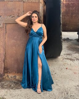 Himanshi Khurana feet photo thumbnail