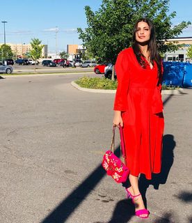 Himanshi Khurana feet photo thumbnail