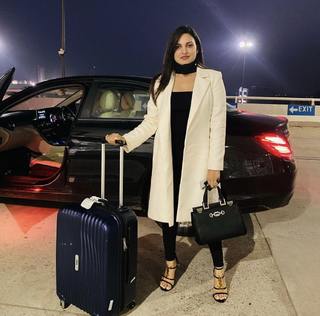 Himanshi Khurana feet photo thumbnail