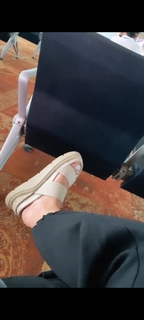Himanshi Khurana feet photo thumbnail