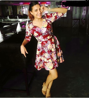 Himanshi Khurana feet photo thumbnail