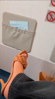 Himanshi Khurana feet photo thumbnail